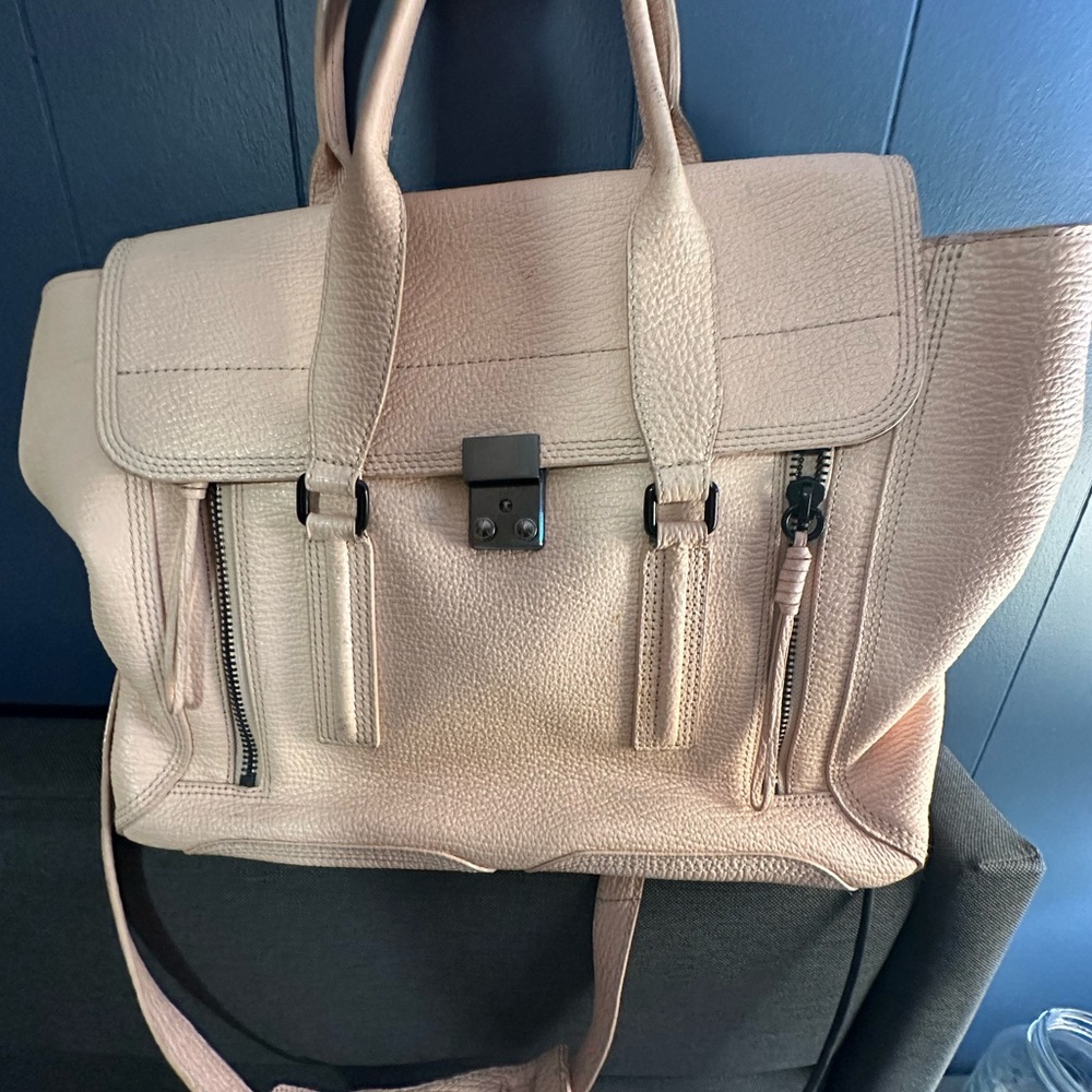 3.1 PHILLIP LIM
Leather Handle Bag